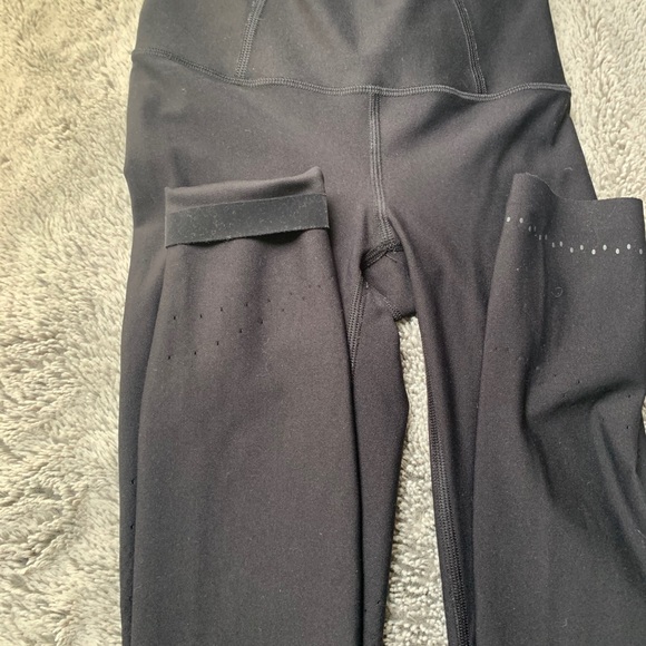 Lululemon leggings size 2 Black like new - Picture 7 of 10
